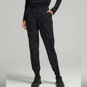 Lululemon women’s dance studio joggers